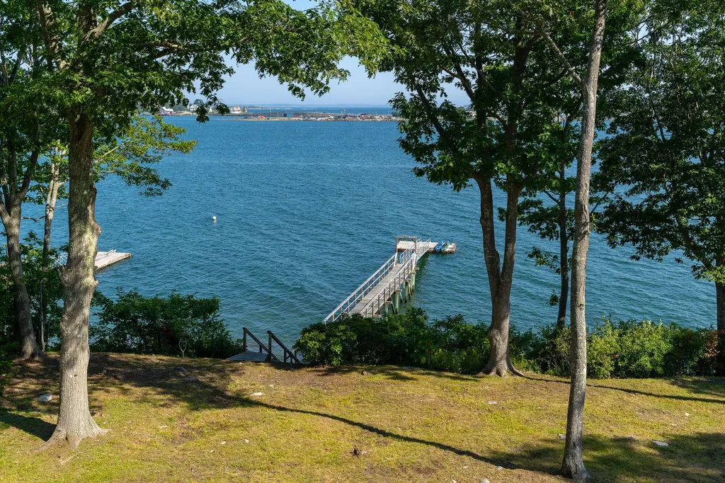21 Cribstone View Road Harpswell ME 04079