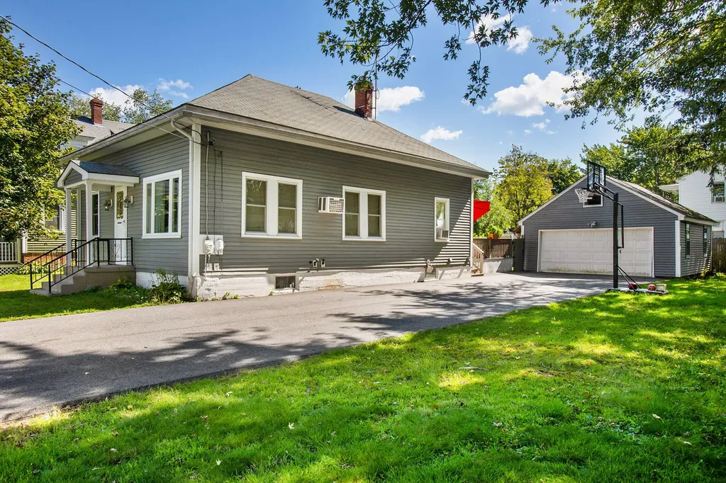 10 Lafayette Street Saco ME 04072
