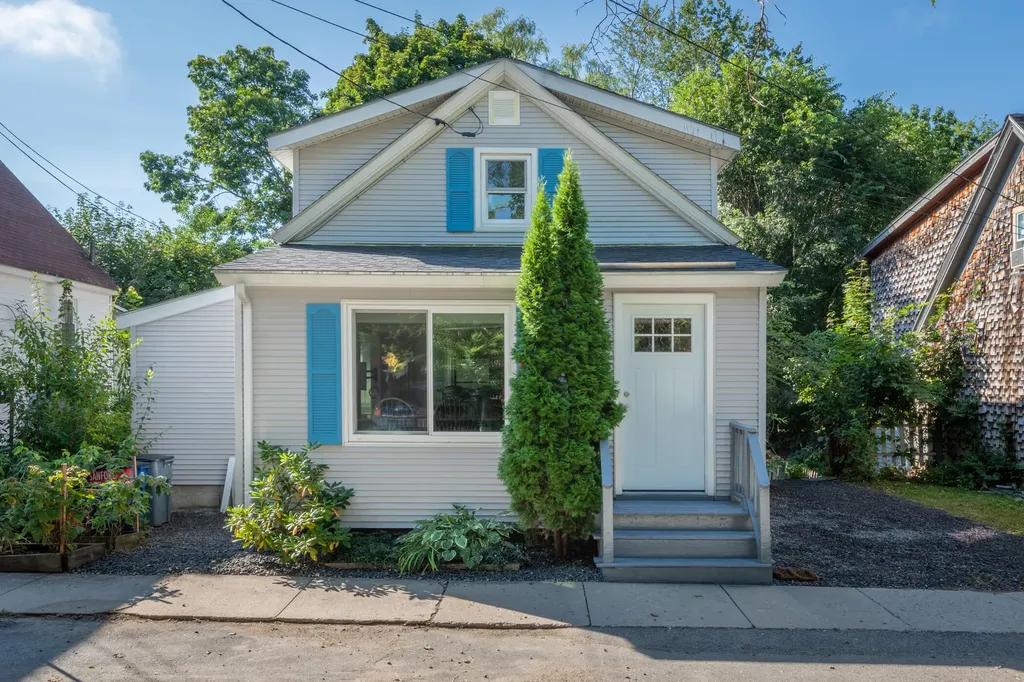 4 Berwick Court Sanford ME 04073