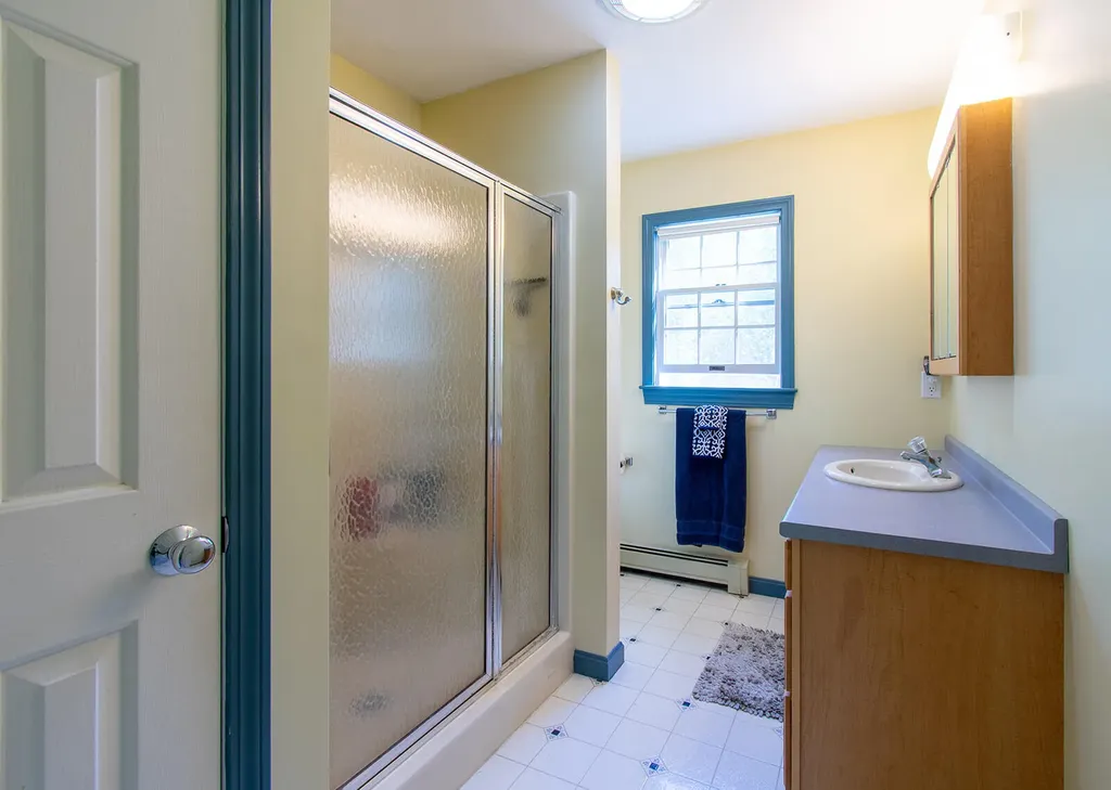 30 Kathys Lane Rockport ME 04856