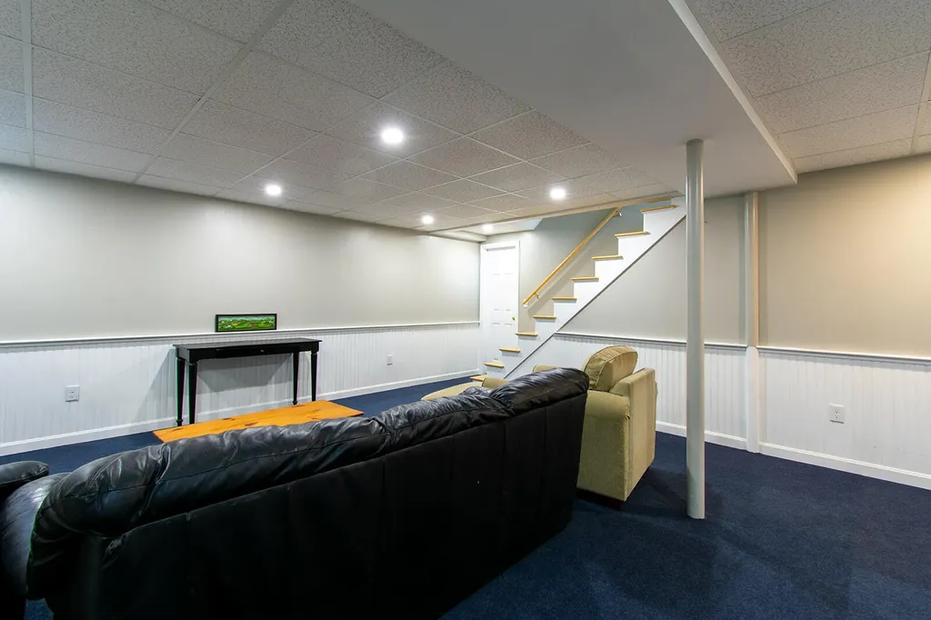 30 Kathys Lane Rockport ME 04856