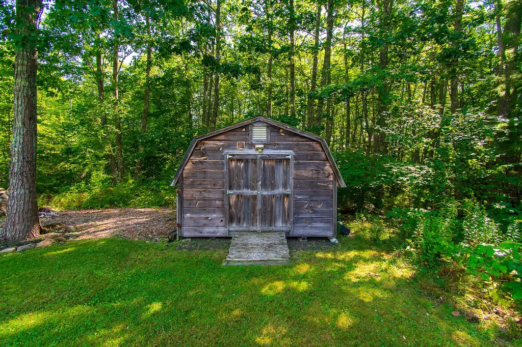 30 Kathys Lane Rockport ME 04856