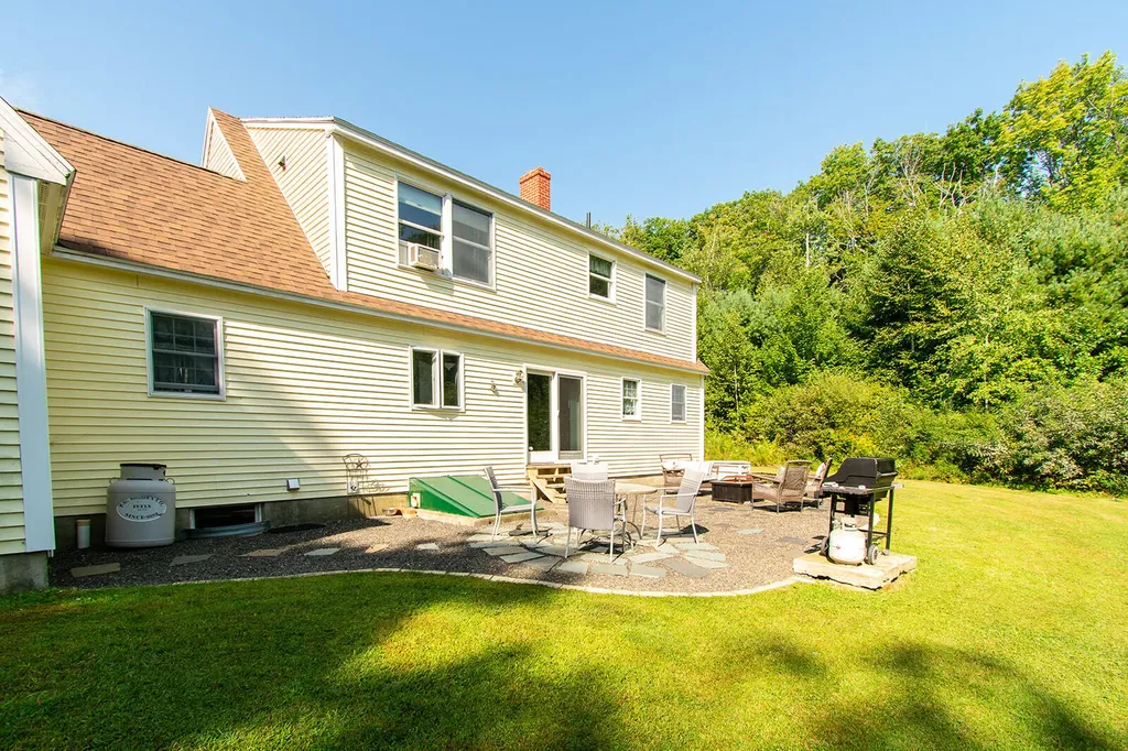 30 Kathys Lane Rockport ME 04856