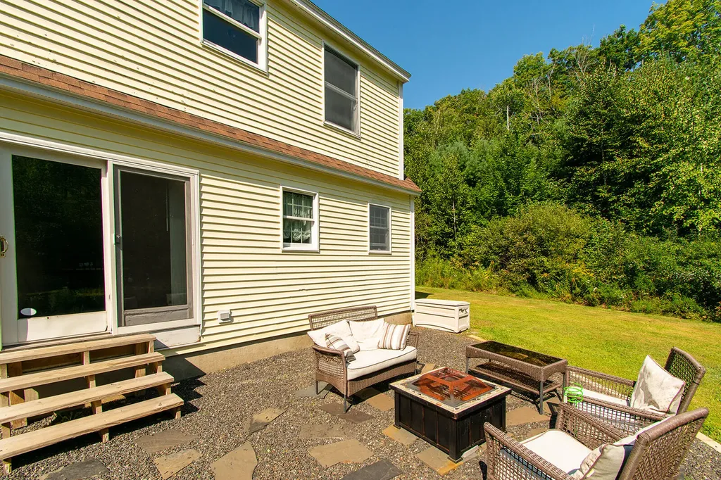 30 Kathys Lane Rockport ME 04856
