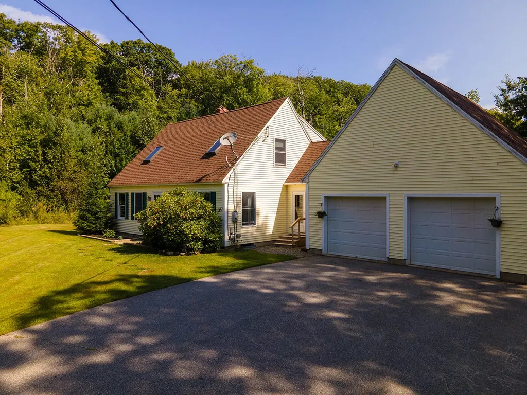 30 Kathys Lane Rockport ME 04856