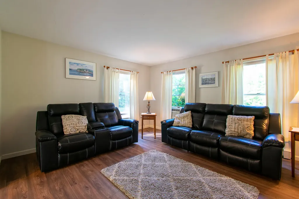 30 Kathys Lane Rockport ME 04856