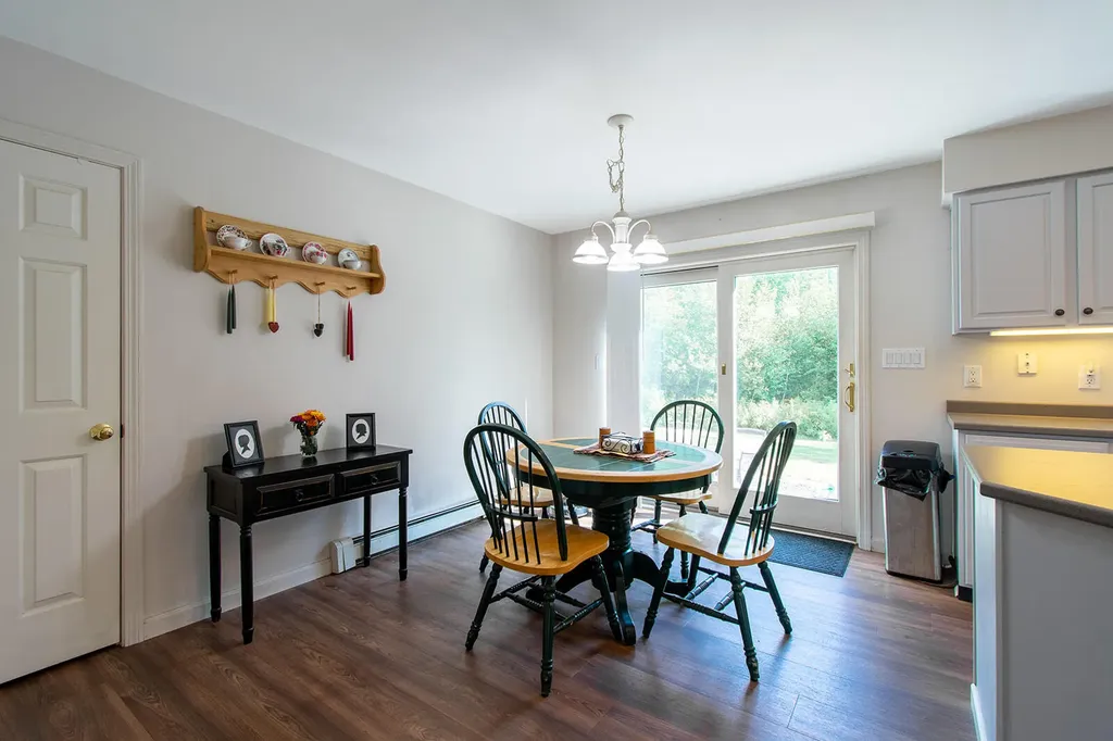30 Kathys Lane Rockport ME 04856