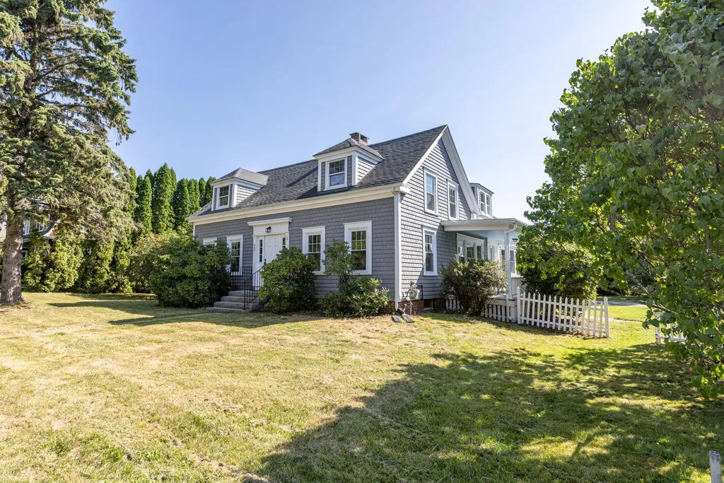 667 Ocean Avenue Portland ME 04103
