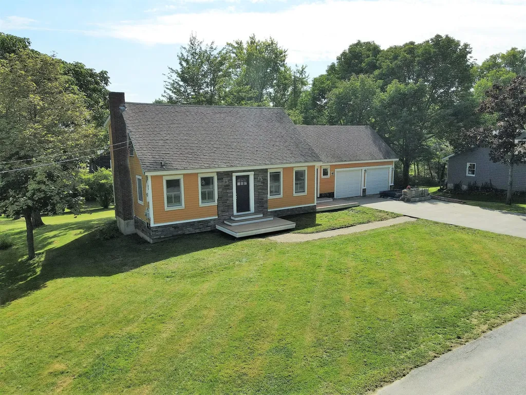 2 Briarwood Circle Orono ME 04473