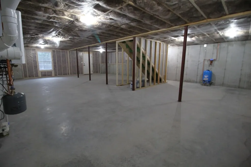 307 Cotton Road Lewiston ME 04240