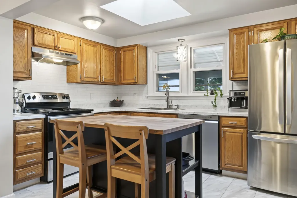 21 Shobe Avenue Brunswick ME 04011