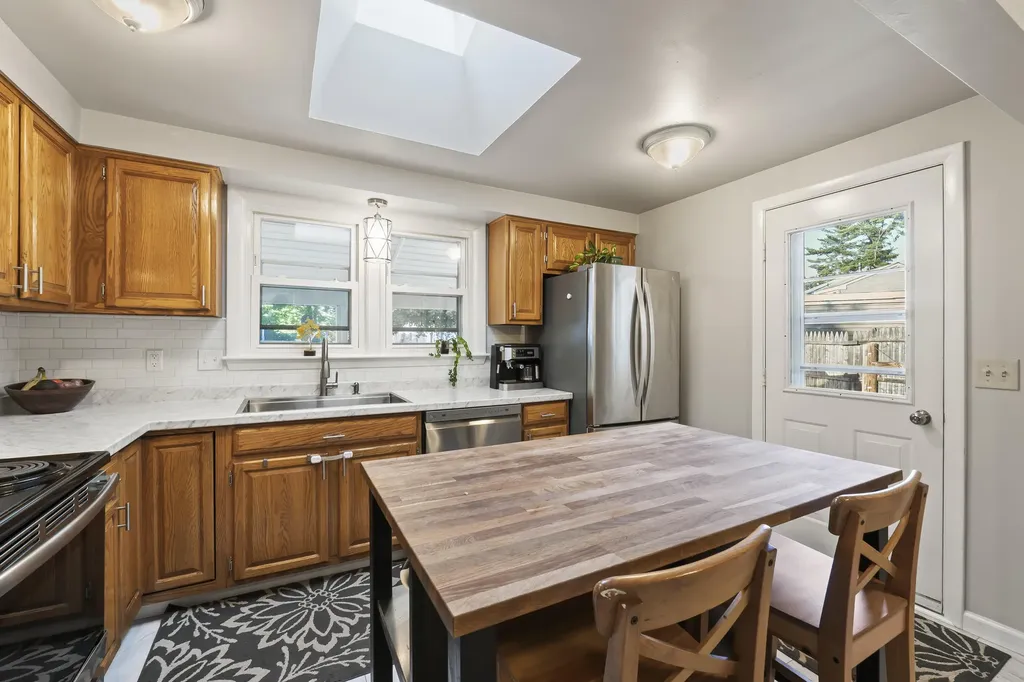 21 Shobe Avenue Brunswick ME 04011