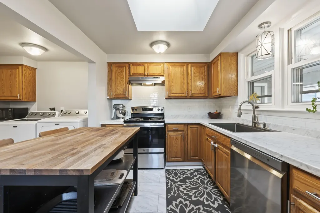 21 Shobe Avenue Brunswick ME 04011