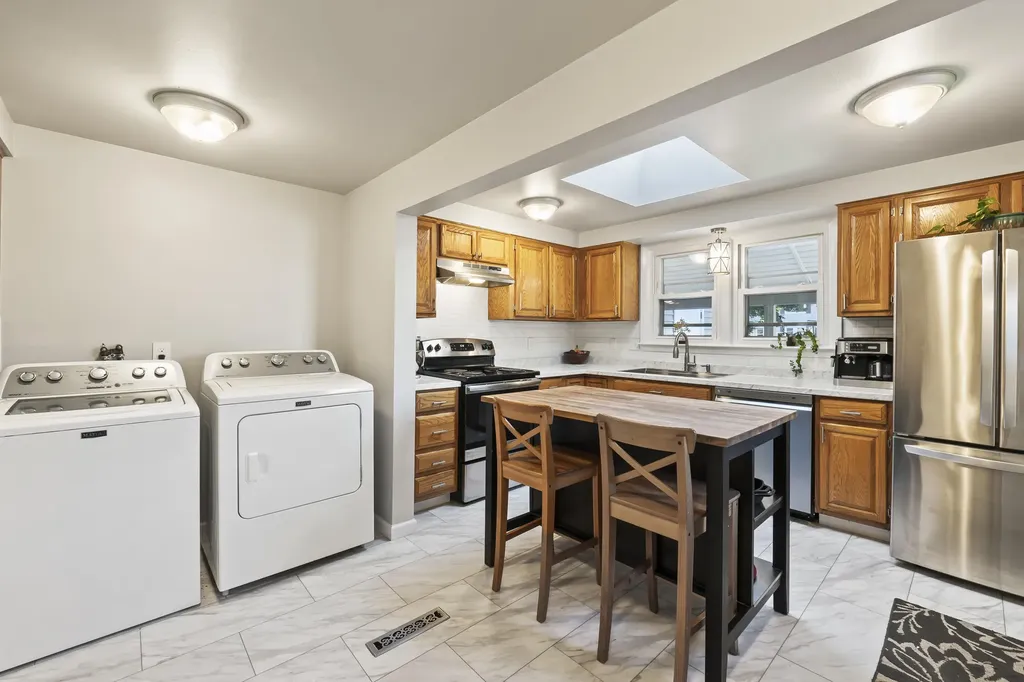 21 Shobe Avenue Brunswick ME 04011