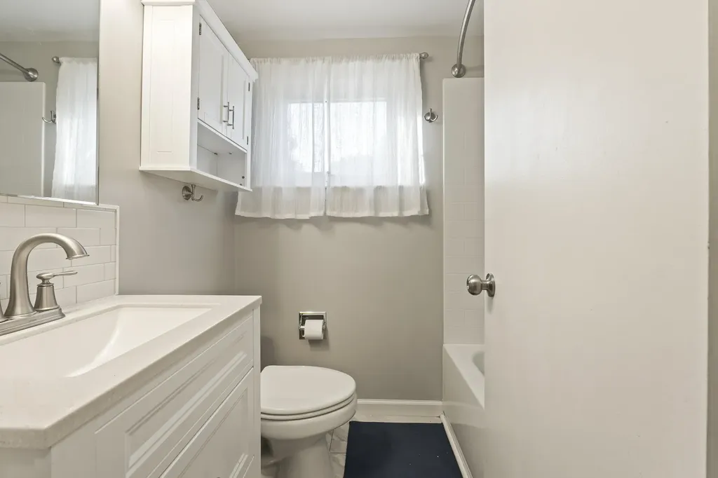 21 Shobe Avenue Brunswick ME 04011