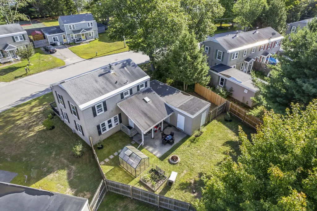 21 Shobe Avenue Brunswick ME 04011