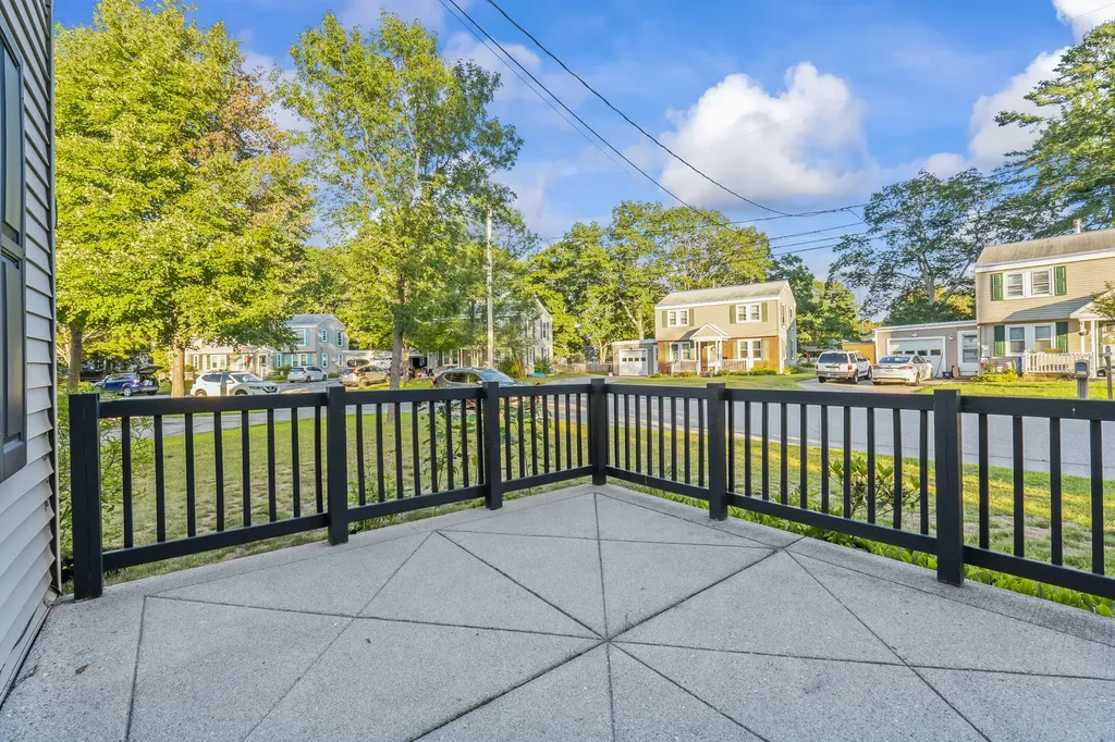 21 Shobe Avenue Brunswick ME 04011