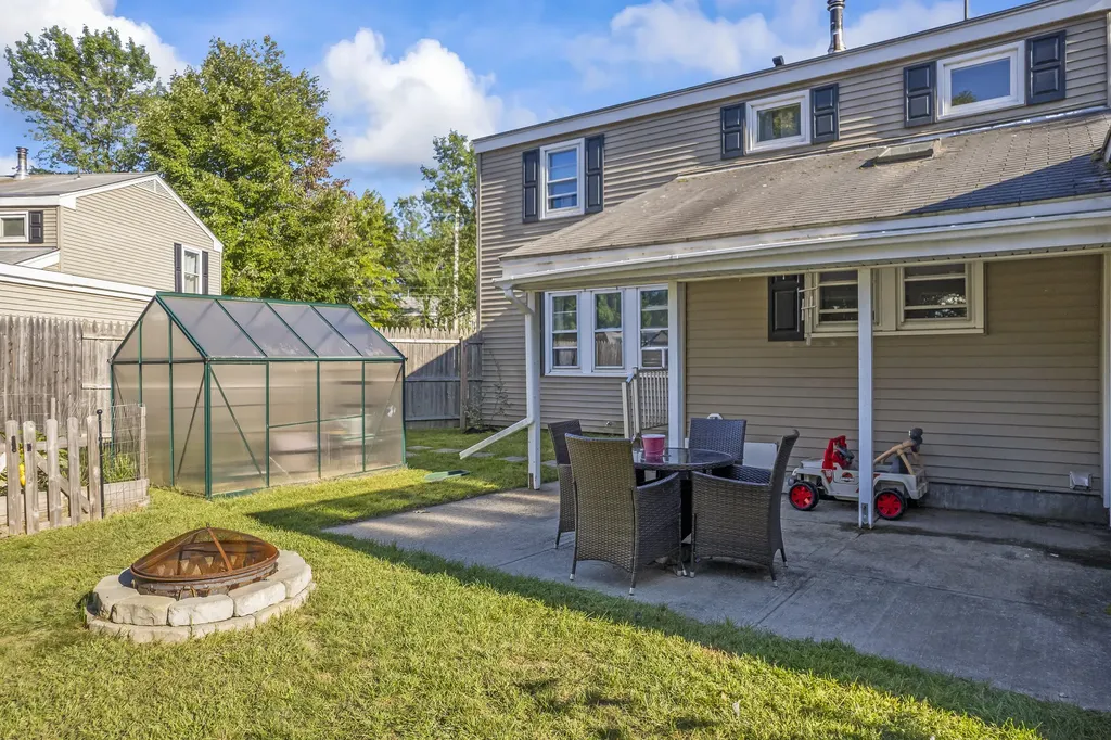 21 Shobe Avenue Brunswick ME 04011