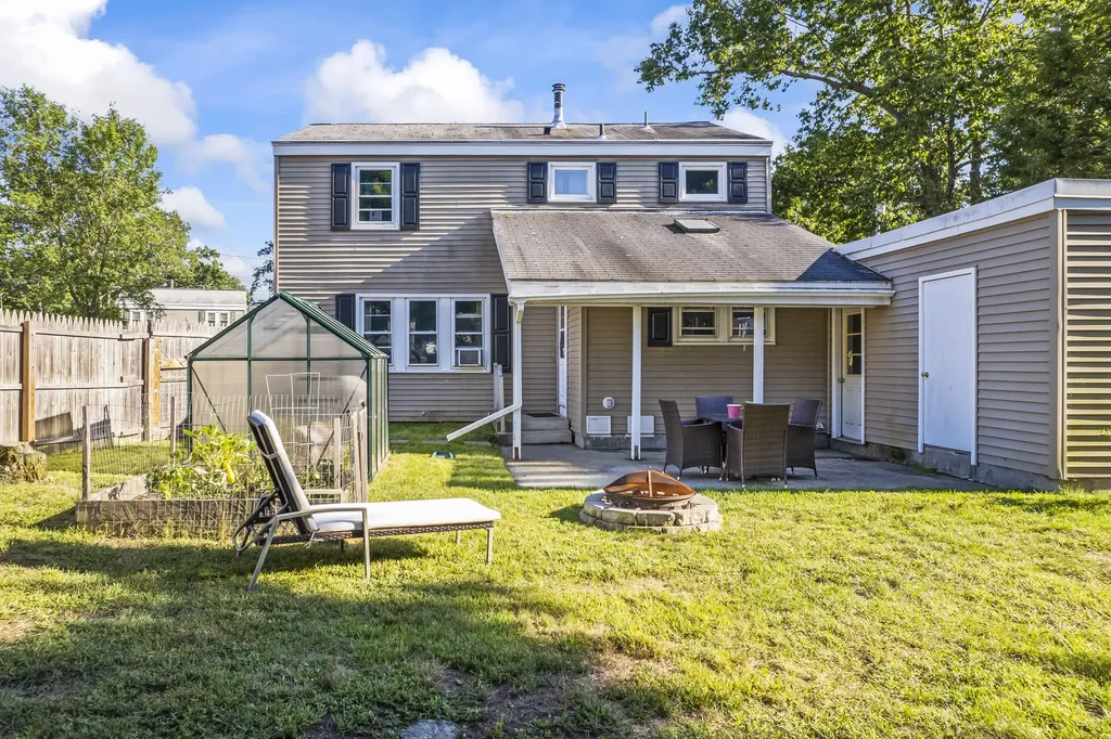 21 Shobe Avenue Brunswick ME 04011