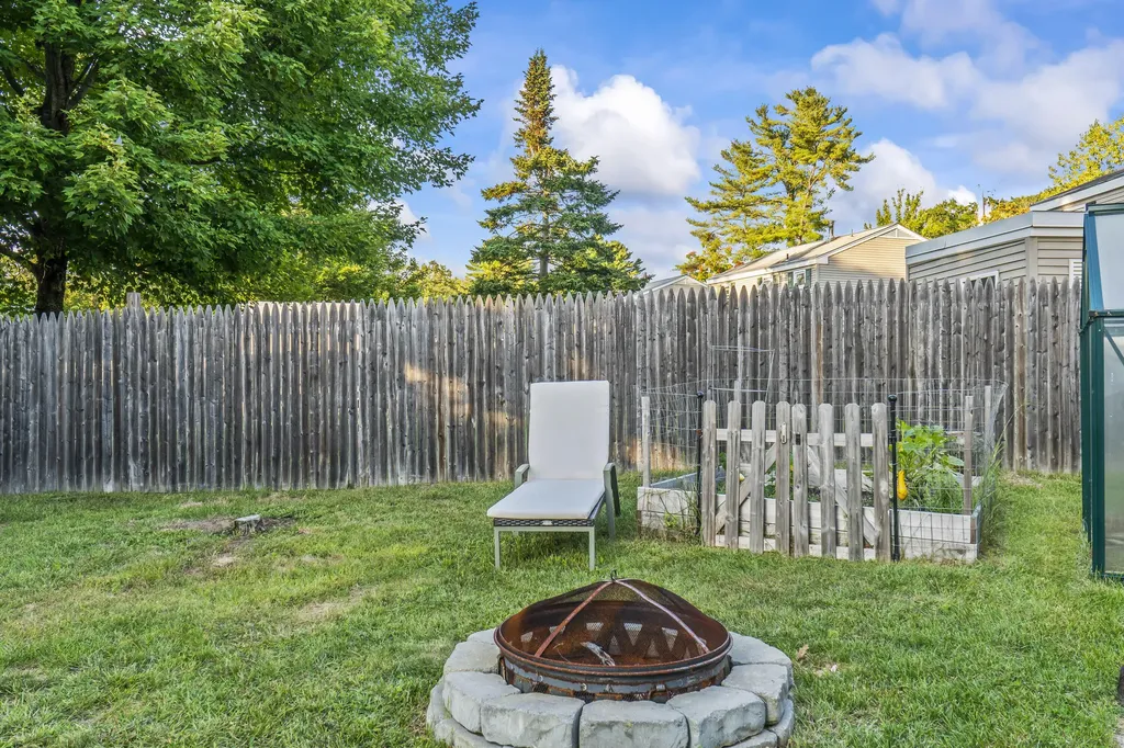 21 Shobe Avenue Brunswick ME 04011