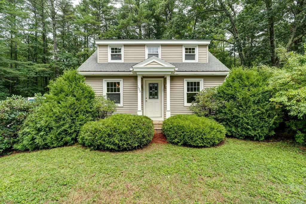 133 Yarmouth Road Gray ME 04039