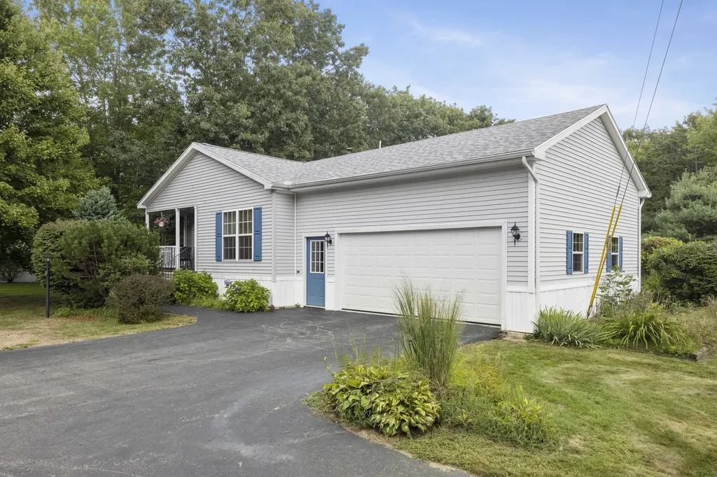 19 Candlewood Drive Lyman ME 04002