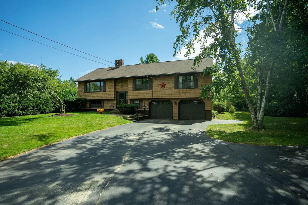 141 Valview Drive Auburn ME 04210