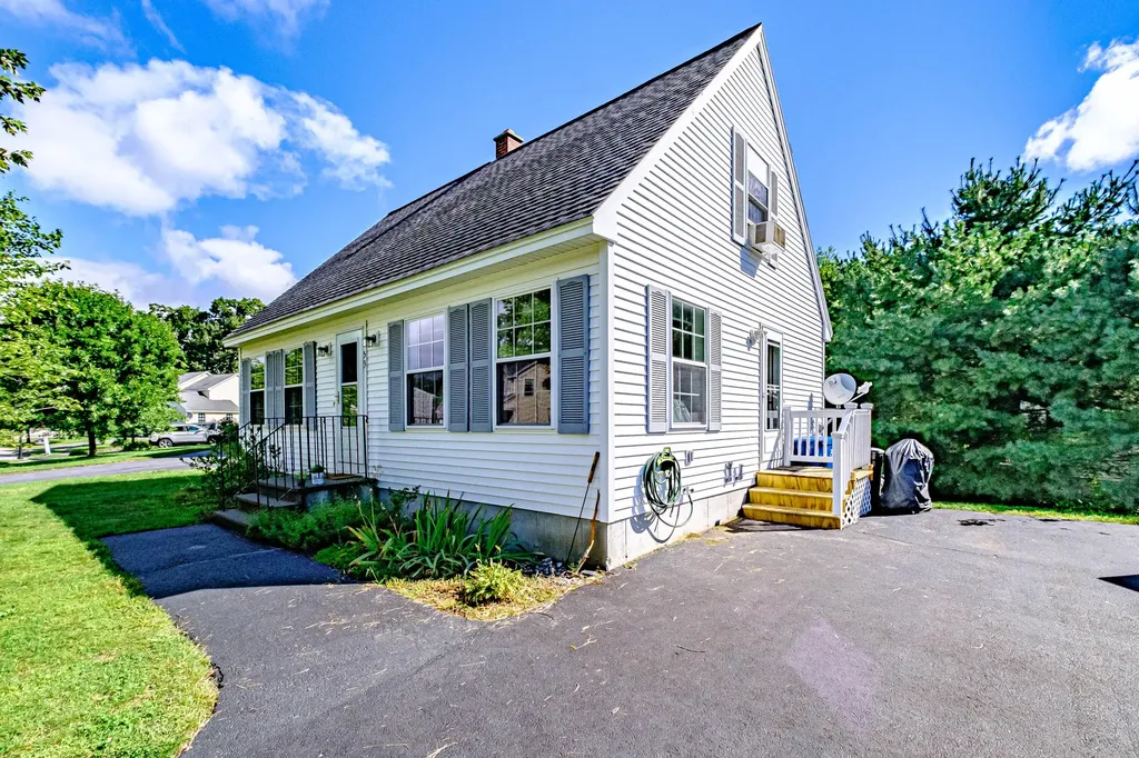 53 Ruby Lane Portland ME 04103