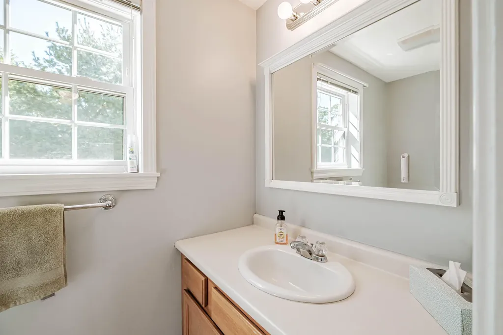 53 Ruby Lane Portland ME 04103