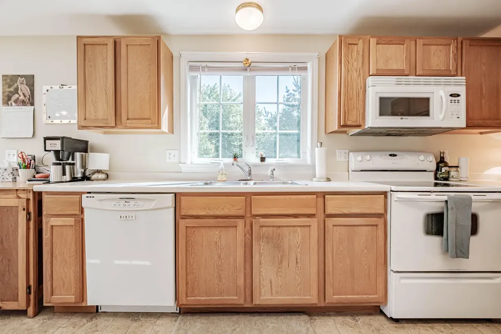 53 Ruby Lane Portland ME 04103