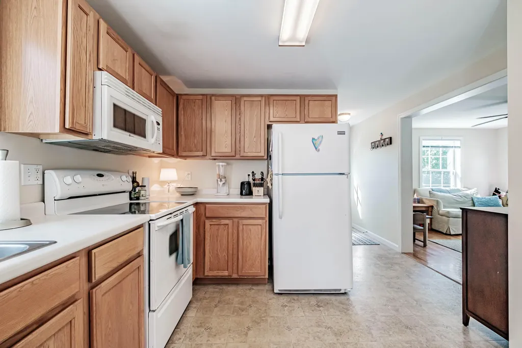 53 Ruby Lane Portland ME 04103