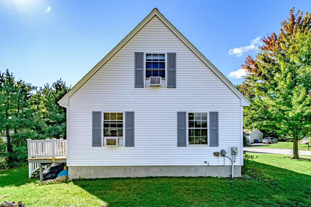 53 Ruby Lane Portland ME 04103