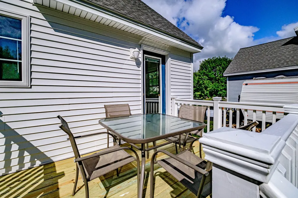 53 Ruby Lane Portland ME 04103