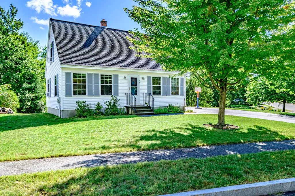 53 Ruby Lane Portland ME 04103