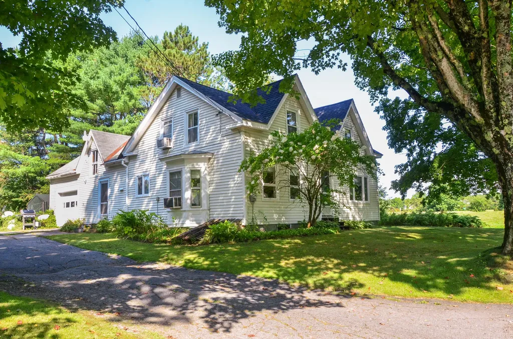 3156 W River Road Sidney ME 04330