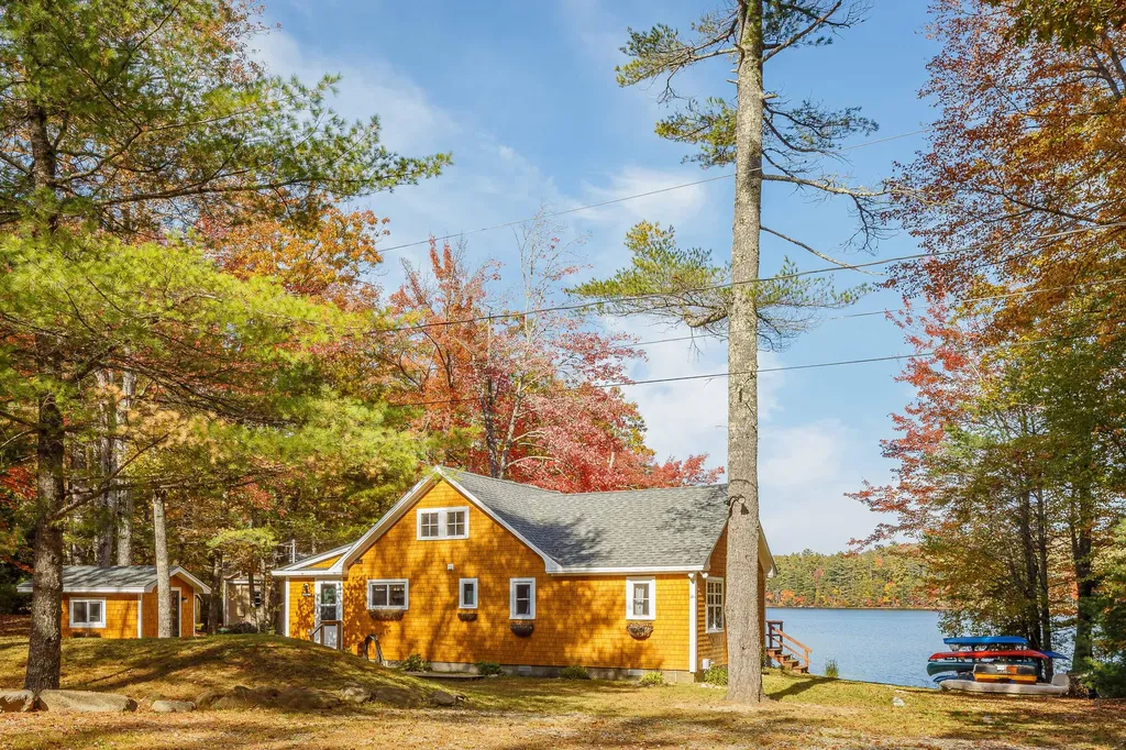46 Sixth Avenue Lincolnville ME 04849