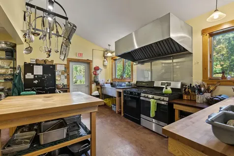 87 Echo Road Brunswick ME 04011