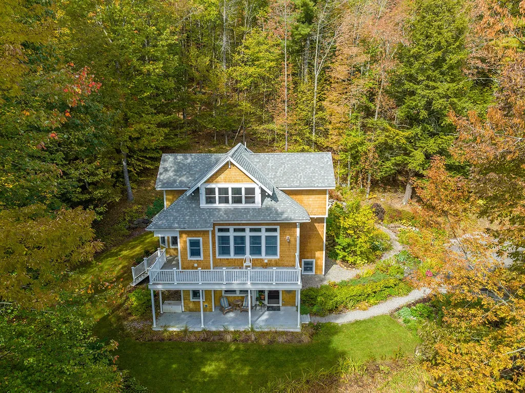 24 Howe Hill Road Camden ME 04843