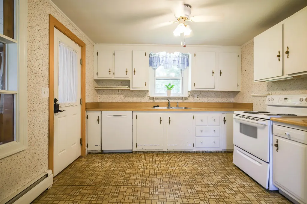 20 Jefferson Street Westbrook ME 04092