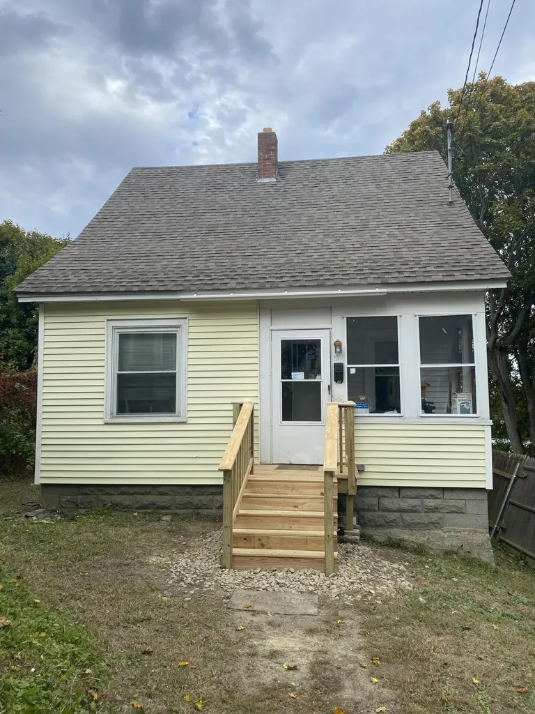 43 Dillingham Street Bangor ME 04401