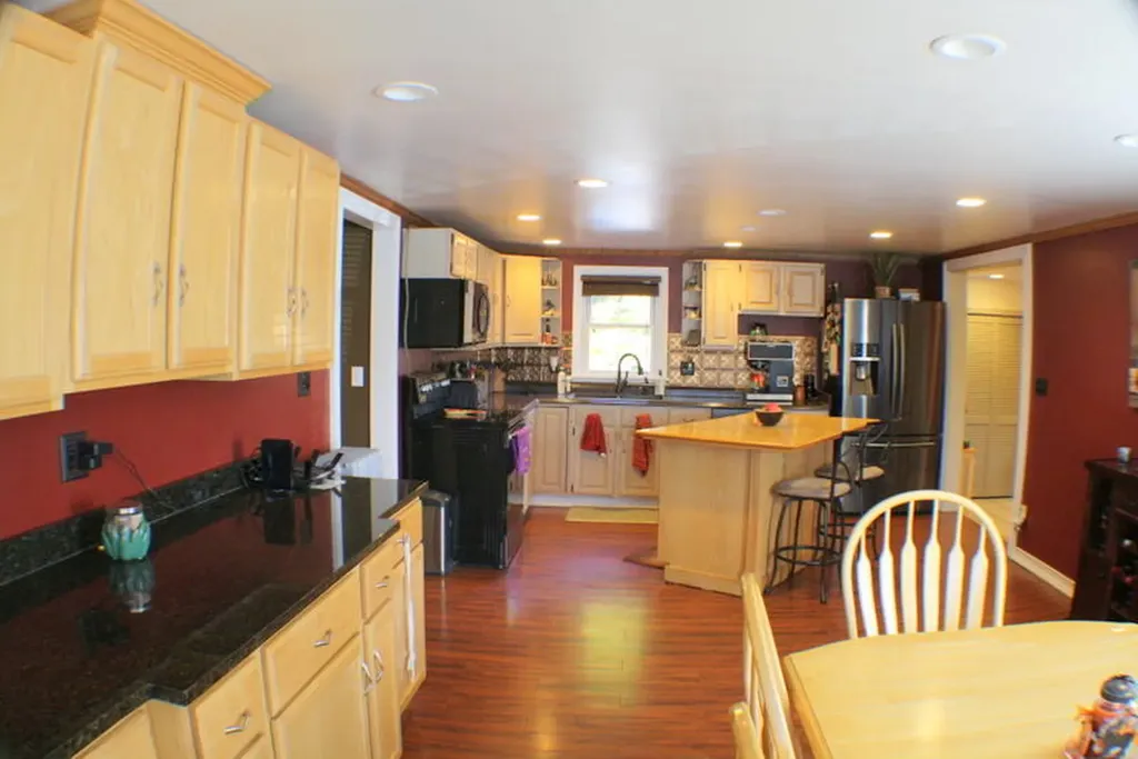 1543 Main Street Lewiston ME 04240