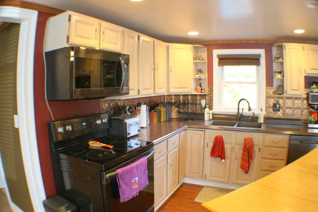 1543 Main Street Lewiston ME 04240
