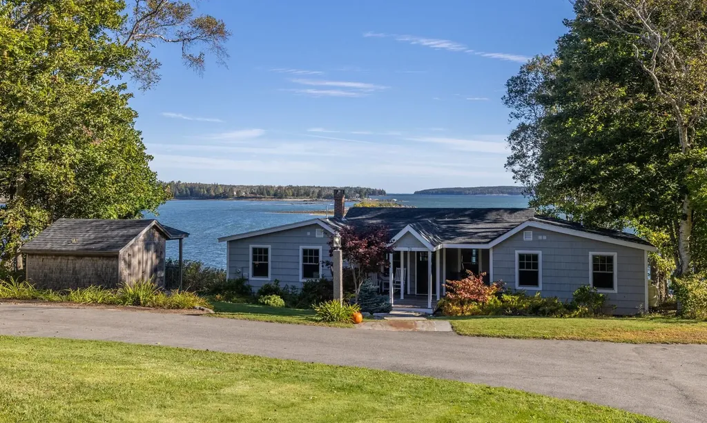 76 Bayview Terrace Owls Head ME 04854
