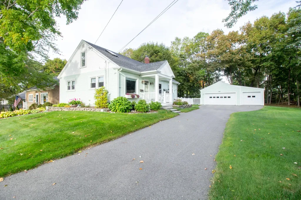 295 Maple Street Bangor ME 04401
