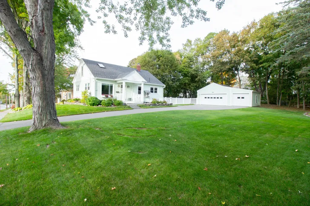 295 Maple Street Bangor ME 04401
