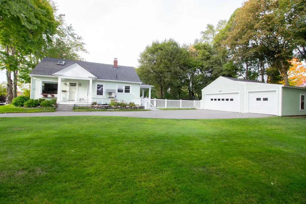 295 Maple Street Bangor ME 04401