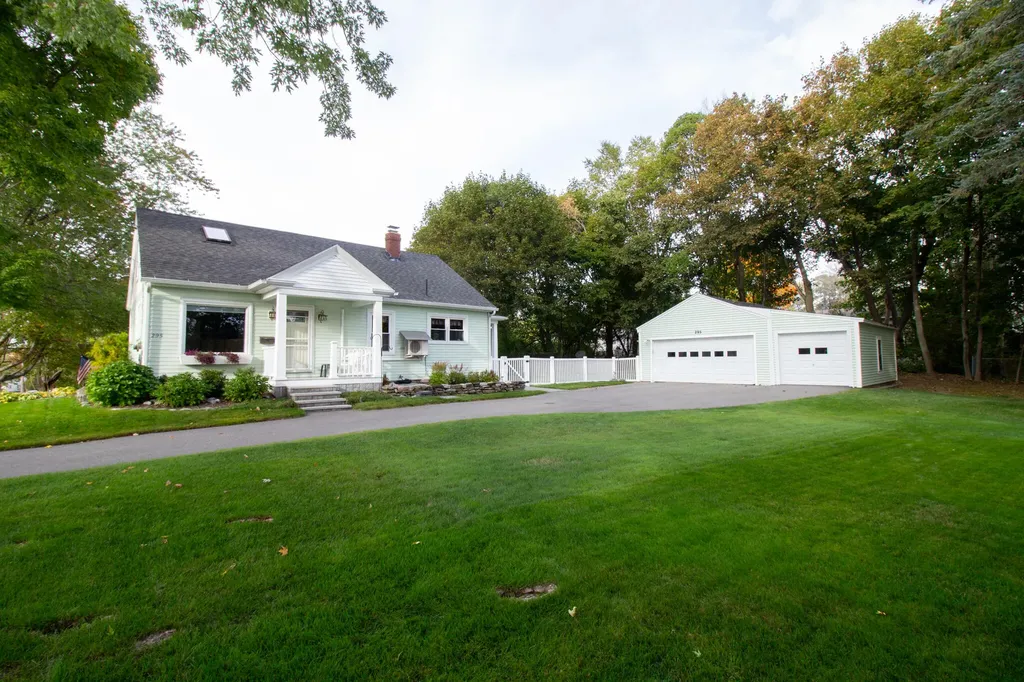 295 Maple Street Bangor ME 04401