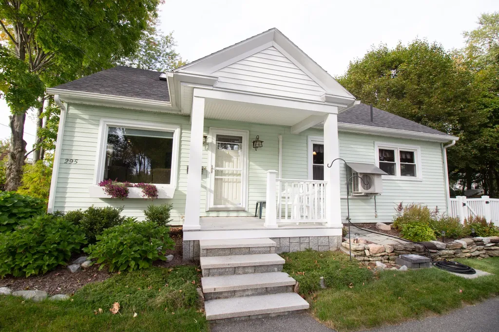 295 Maple Street Bangor ME 04401