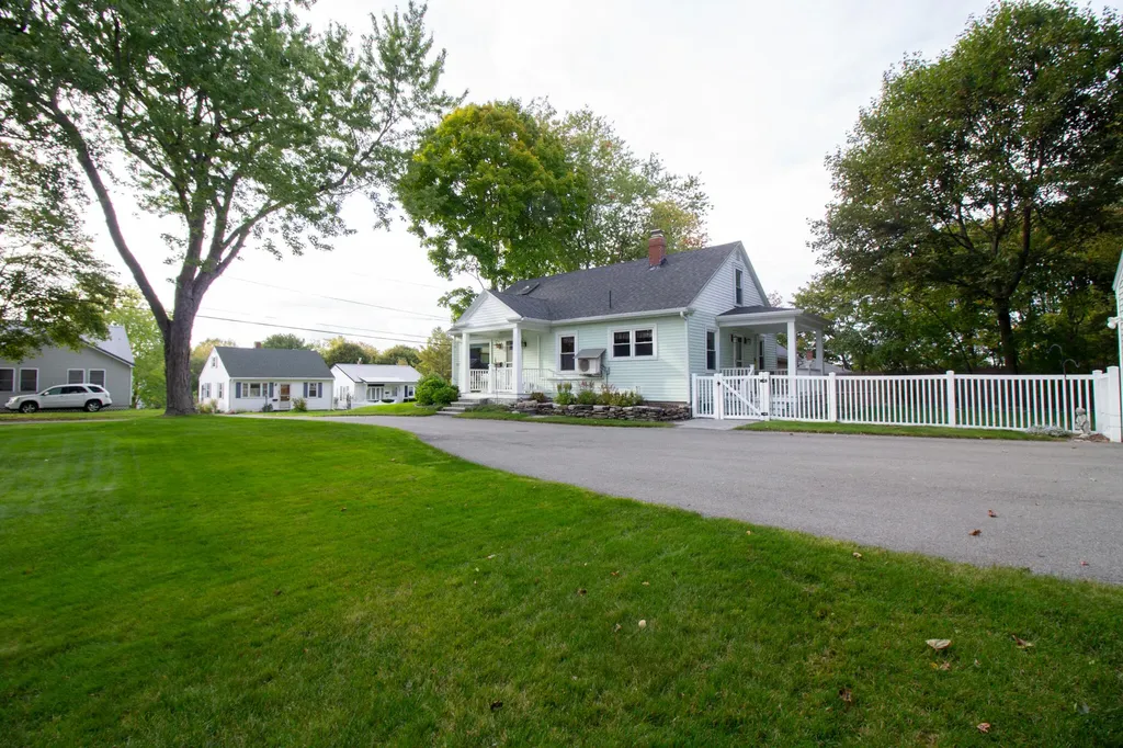 295 Maple Street Bangor ME 04401