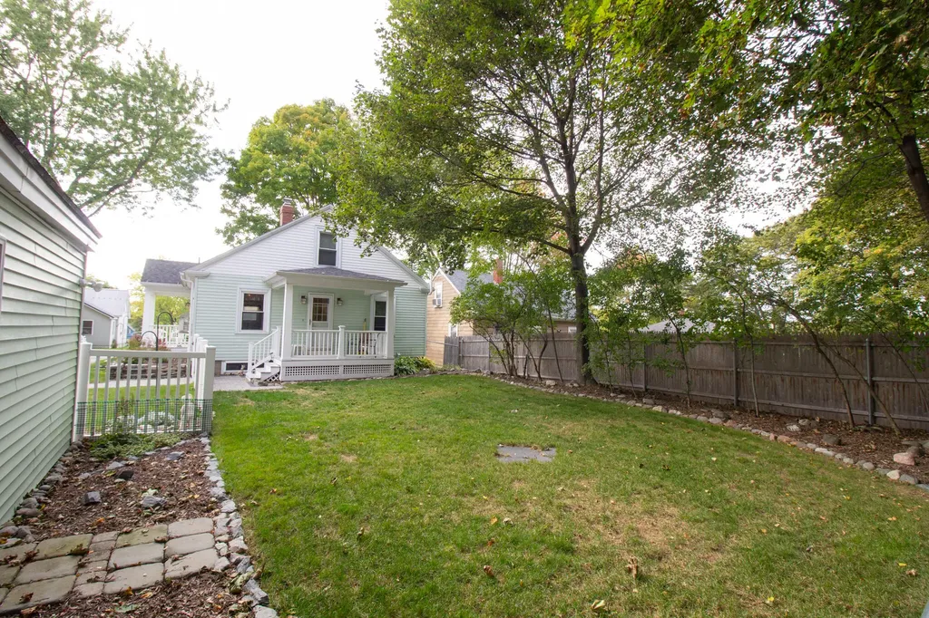 295 Maple Street Bangor ME 04401